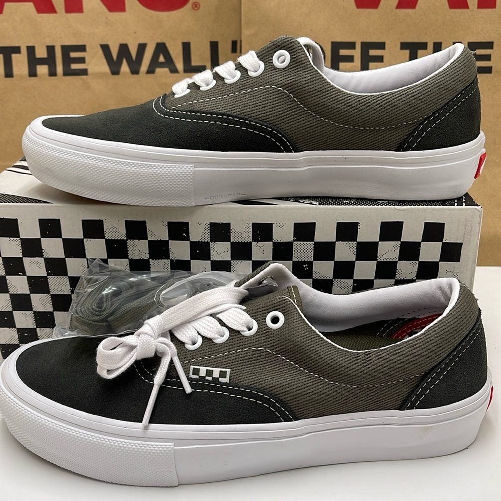 Vans Men’s Skate Era Twill Grape Leaf
VN0A5FC950K
Sneake - Picture 2 of 16